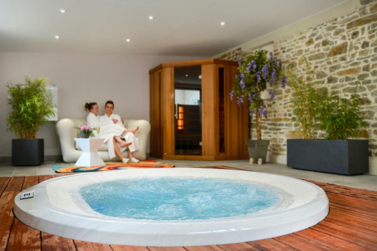 Hotel Logis Au Site Normand Clécy